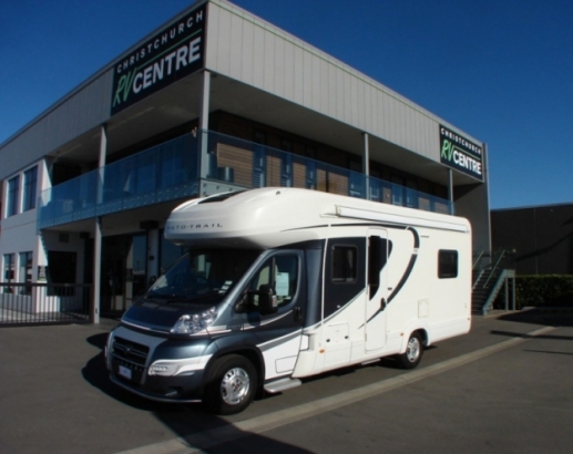 Autotrail Tracker 764 RB - Walk Around Bed